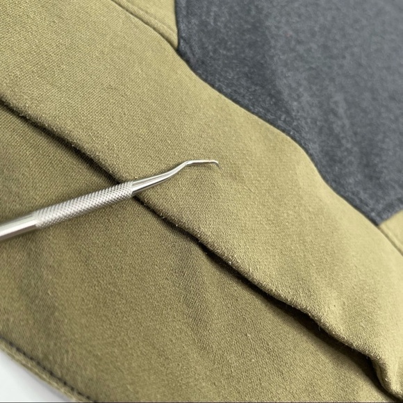 The North Face Gray and Olive Crew Neck Sweater - Picture 10 of 13